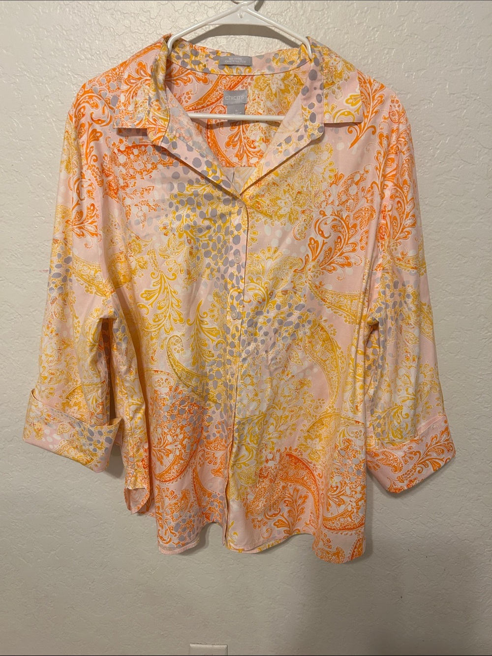🧸Chico’s no iron Paisley Button-Up Blouse in Peach, Orange & Yellow size 4 GUC - Picture 3 of 7